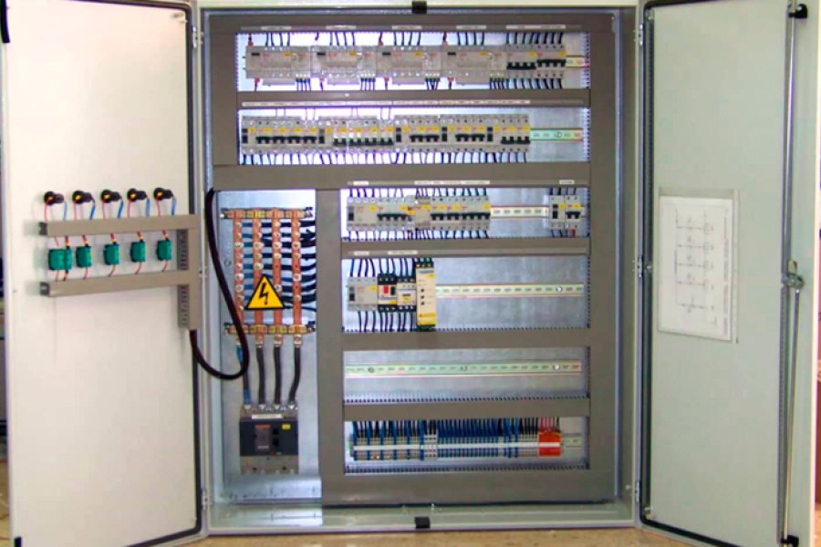 TABLEROS ELÉCTRICOS